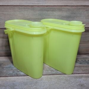 2 x Vintage Tupperware 587-3 Beverage Buddy 2Qt Pitchers Yellow